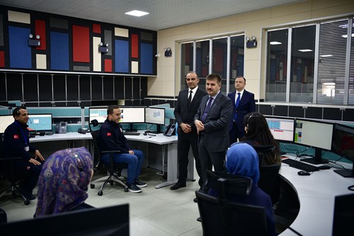Valimiz H. Engin Sarıibrahim, 112 Acil Çağrı Merkezi ve Güvenlik ve Acil Durumlar Koordinasyon Merkezi (GAMER)’i Ziyaret Etti