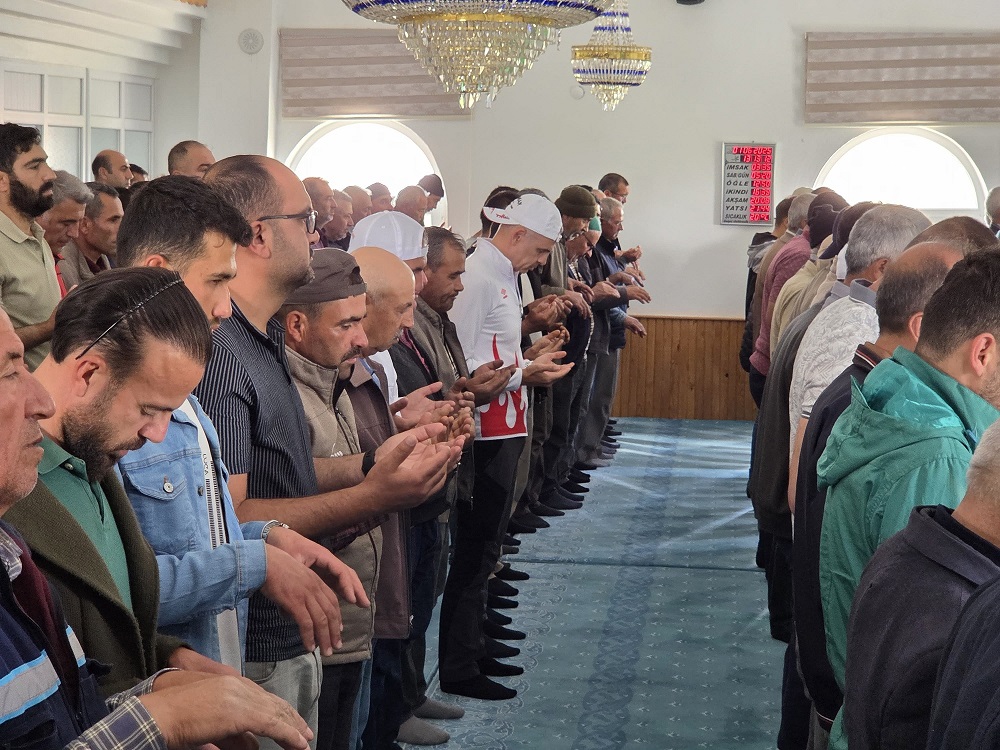 Kuraklığa Karşı Eller Semaya Yöneldi
